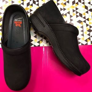 Oiled Black Dansko Clogs XP